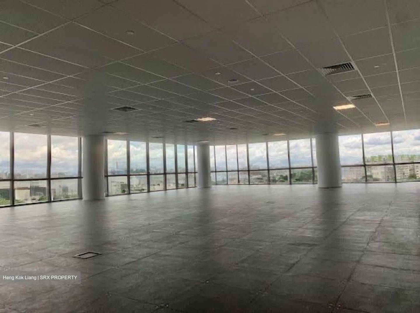 Woods Square (D25), Office #594032561